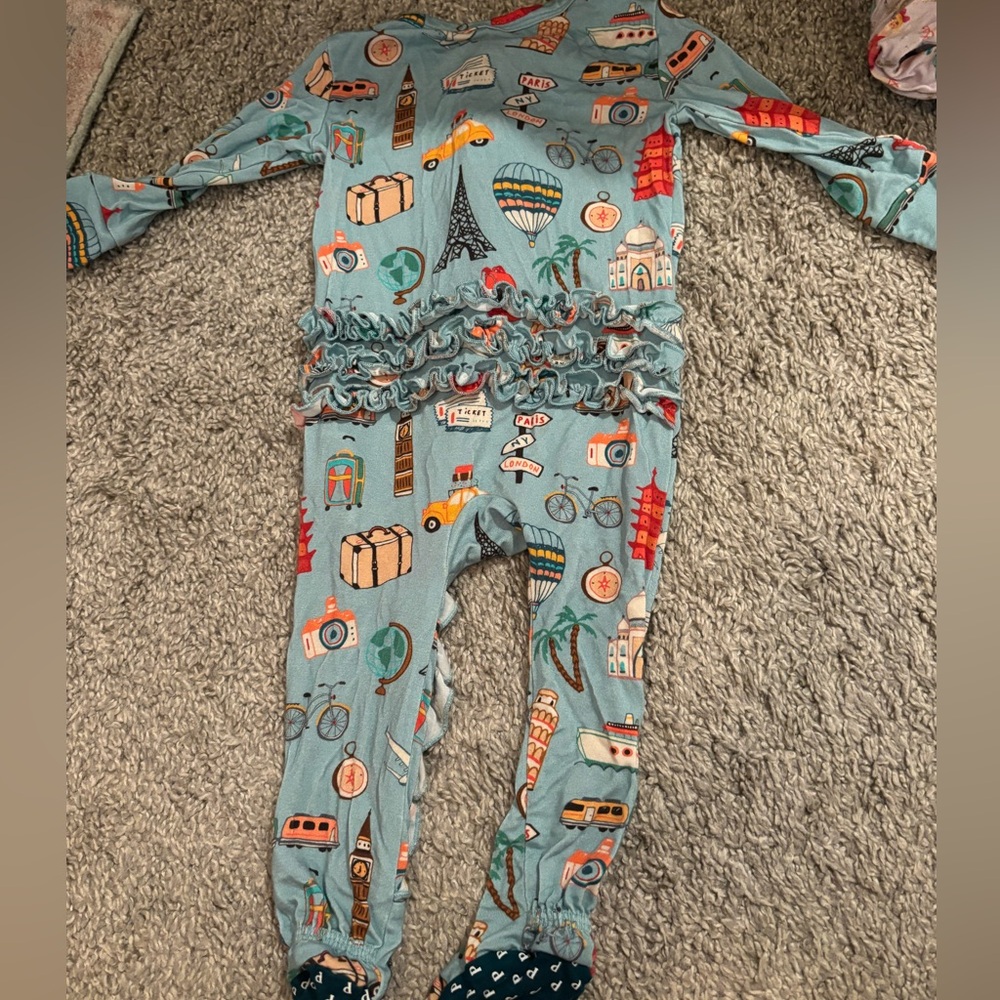 Posh Peanut infant pajamas size 6-9 months